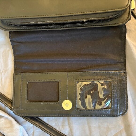 ✨Worthington Black Crossbody Purse | Card Slots & Zip Pockets✨ - Picture 5 of 12